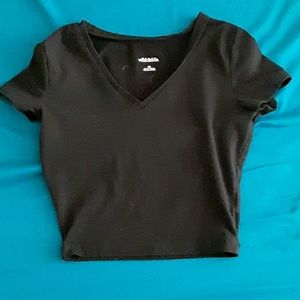 XS cropped v-neck black shirt